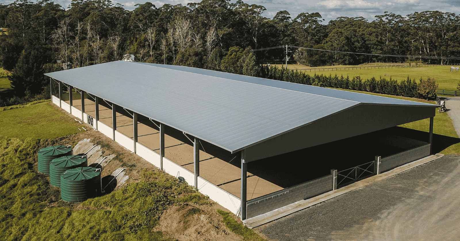 Covered horse arena by Standwell