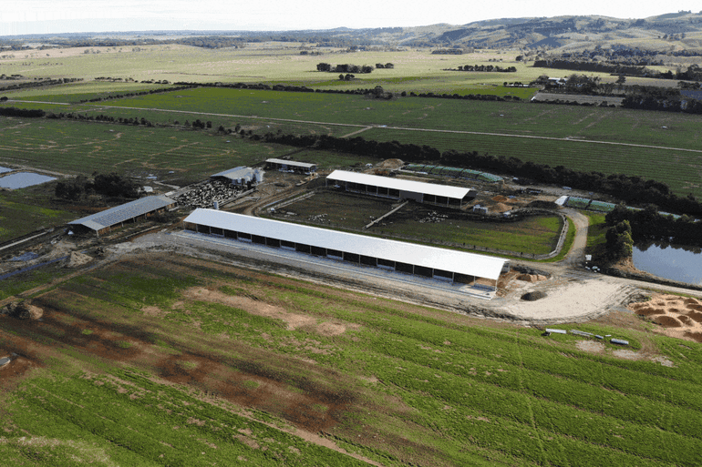 ABC Sheds loafing barn