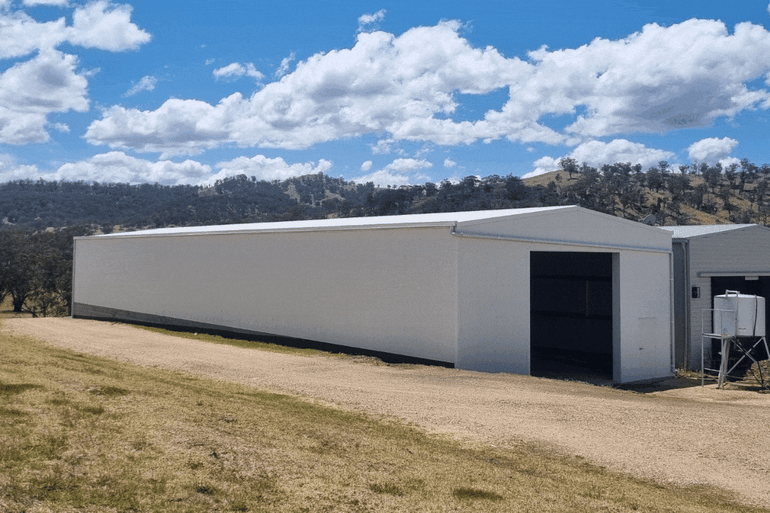 Farm sheds in Murrurundi