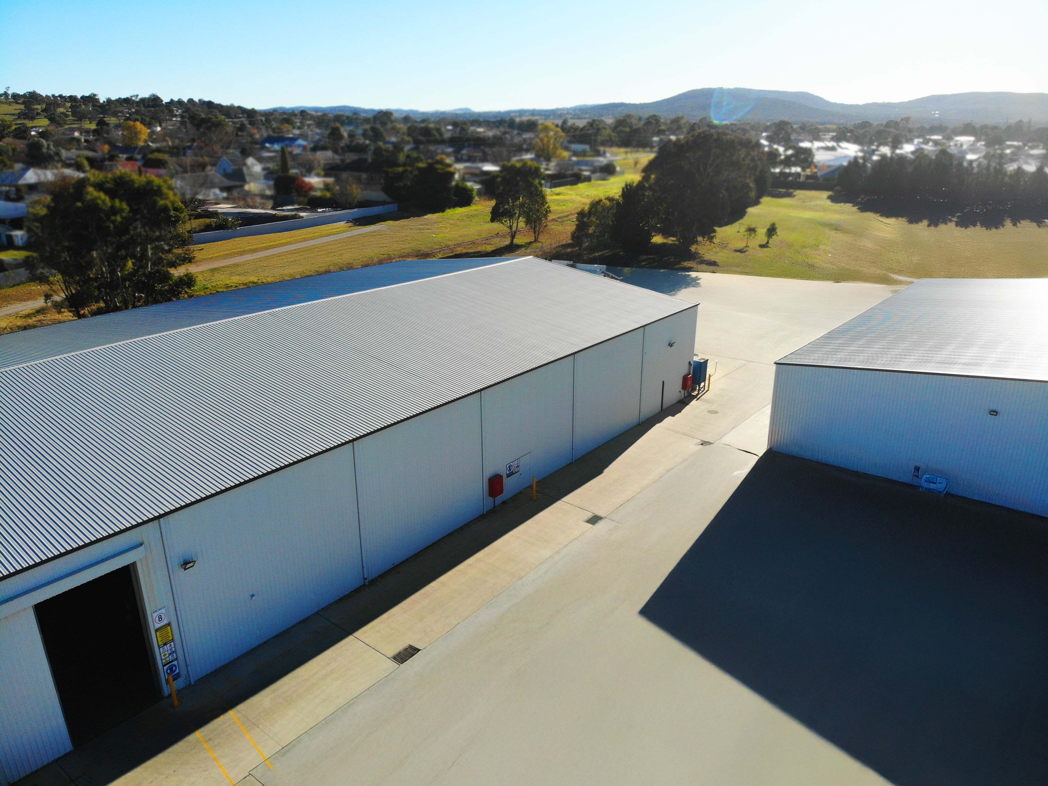 65 x 30 x 6 Industrial Shed Goulburn NSW photo of the  middle