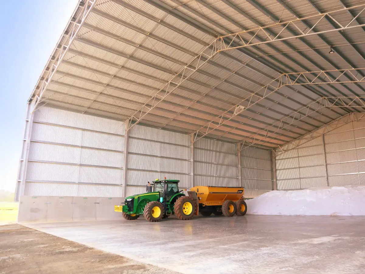 32 x 24 x 9 fertiliser shed